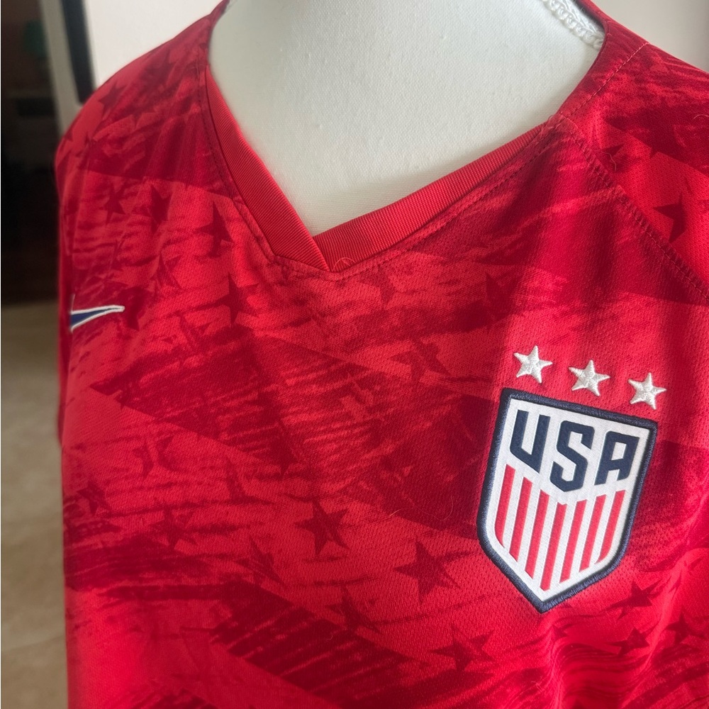 Official Nike soccer tee - Picture 2 of 4